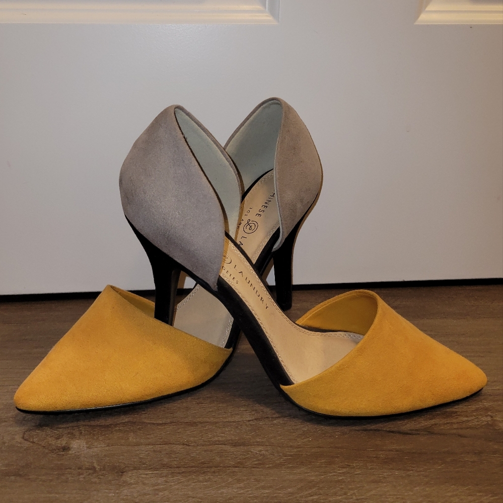 Open-side pointed toe Pumps